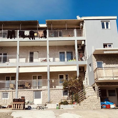 Apartmani ANDRIJA Zivogosce Bagian luar foto