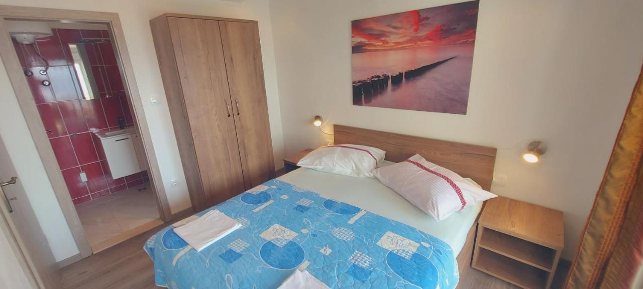 Apartmani ANDRIJA Zivogosce Bagian luar foto