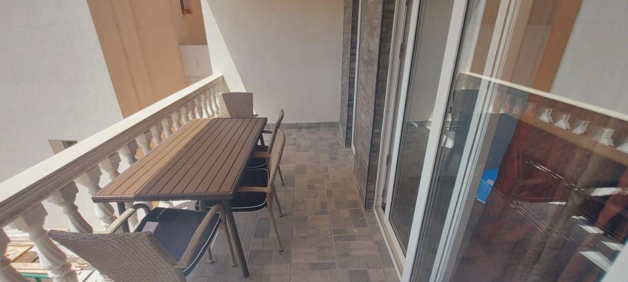 Apartmani ANDRIJA Zivogosce Bagian luar foto